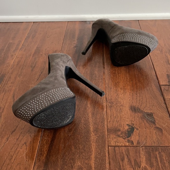 Aldo Suede Gray Platform Heels with Silver Beading - Picture 5 of 5